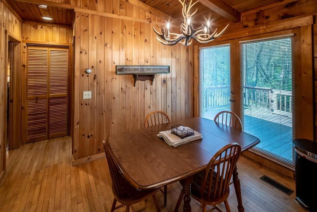 Cozy 'Grey Fox' Cabin Between Boone & Блоуинг-Рок Экстерьер фото