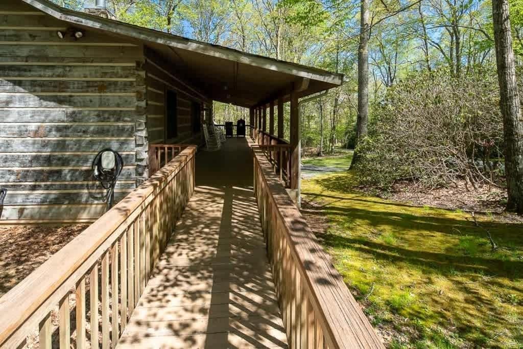 Cozy 'Grey Fox' Cabin Between Boone & Блоуинг-Рок Экстерьер фото