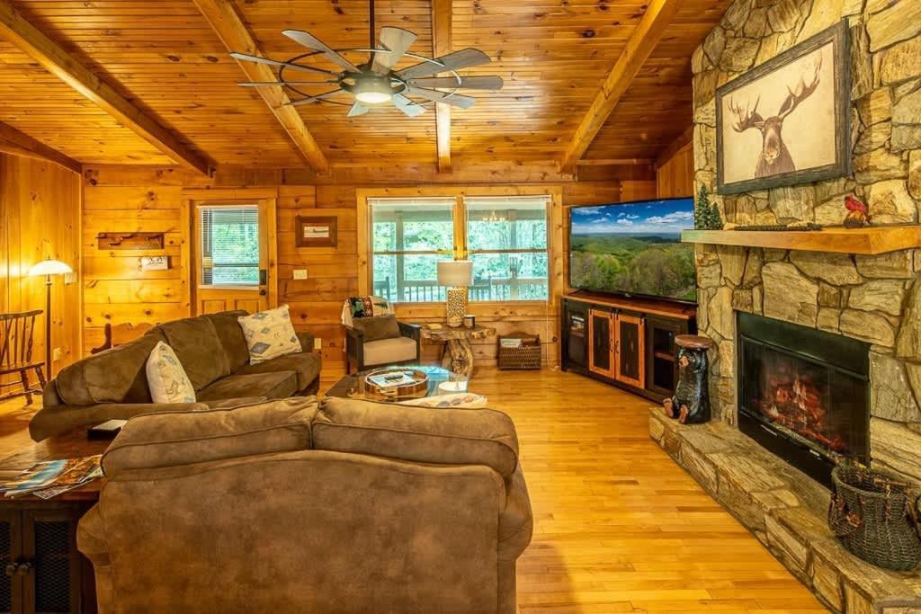 Cozy 'Grey Fox' Cabin Between Boone & Блоуинг-Рок Экстерьер фото